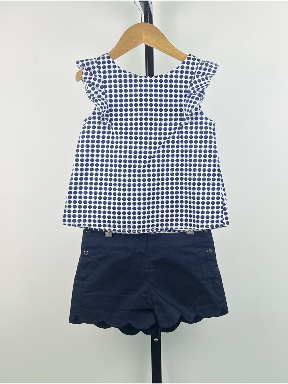 Jacadi Polka Dot Sleevless Ruffle Blouse + 2 Pc Scalloped Sorts, Navy/White, 6A